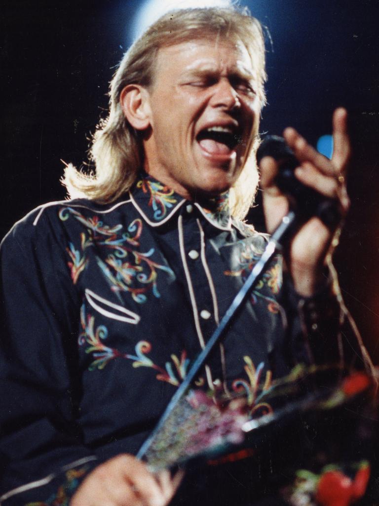 John Farnham health How the singer sparked concern in 2019 with shock tour cancellation news