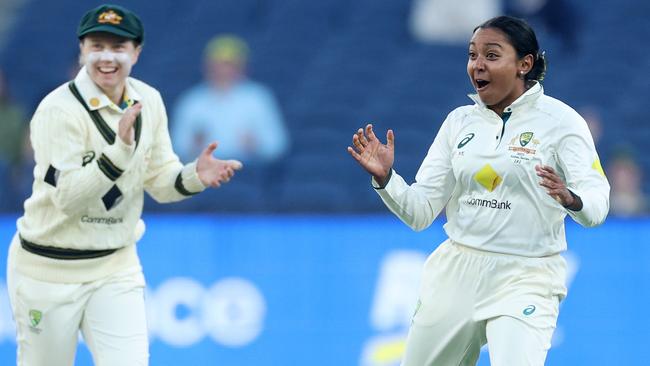 Alana King (R) celebrates one of her four day one wickets. (Photo by Daniel Pockett/Getty Images)