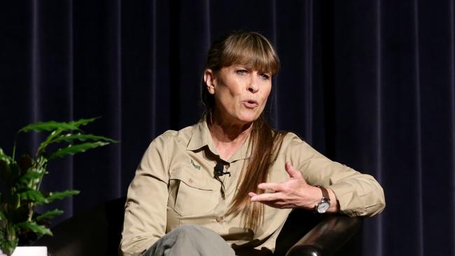 Terri Irwin ahead of Fran Whiting talk in the Brisbane City Hall, Ithaca Auditorium -  Wednesday 6th April 2022 - Photo Steve Pohlner