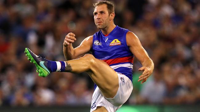 New Bulldog Travis Cloke fires at goal. Picture: Michael Klein