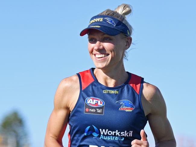 13/01/20 - Crows AFLW training at West Lakes. Captain Erin Phillips first time running on grass since her knee injury.Picture: Tom Huntley