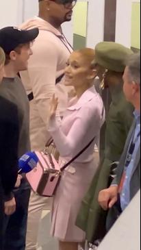 Ariana Grande arrives at Sydney Airport to crowd of fans