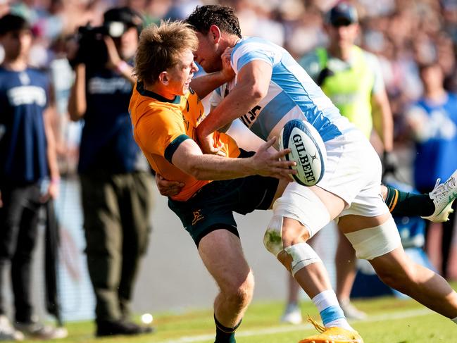 Australia's Wallabies wing Max Jorgensen (L) is tackled by Argentina's Los Pumas number 8 Juan Martin Gonzalez during the Rugby Championship match between Argentina and Australia at Brigadier General Estanislao Lopez Stadium in Santa Fe, Argentina on September 07, 2024. (Photo by GERONIMO URANGA / AFP)