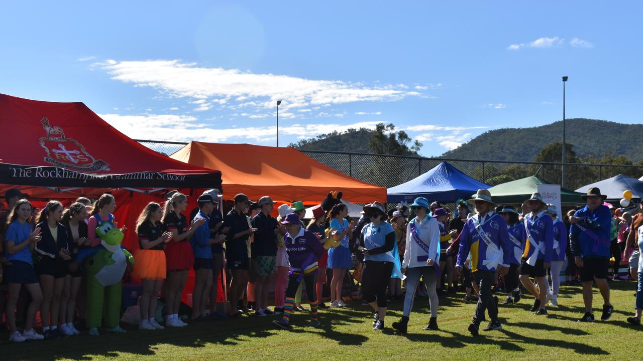 The survivor and carers lap kicking off the 2024 Rockhampton Relay for Life.