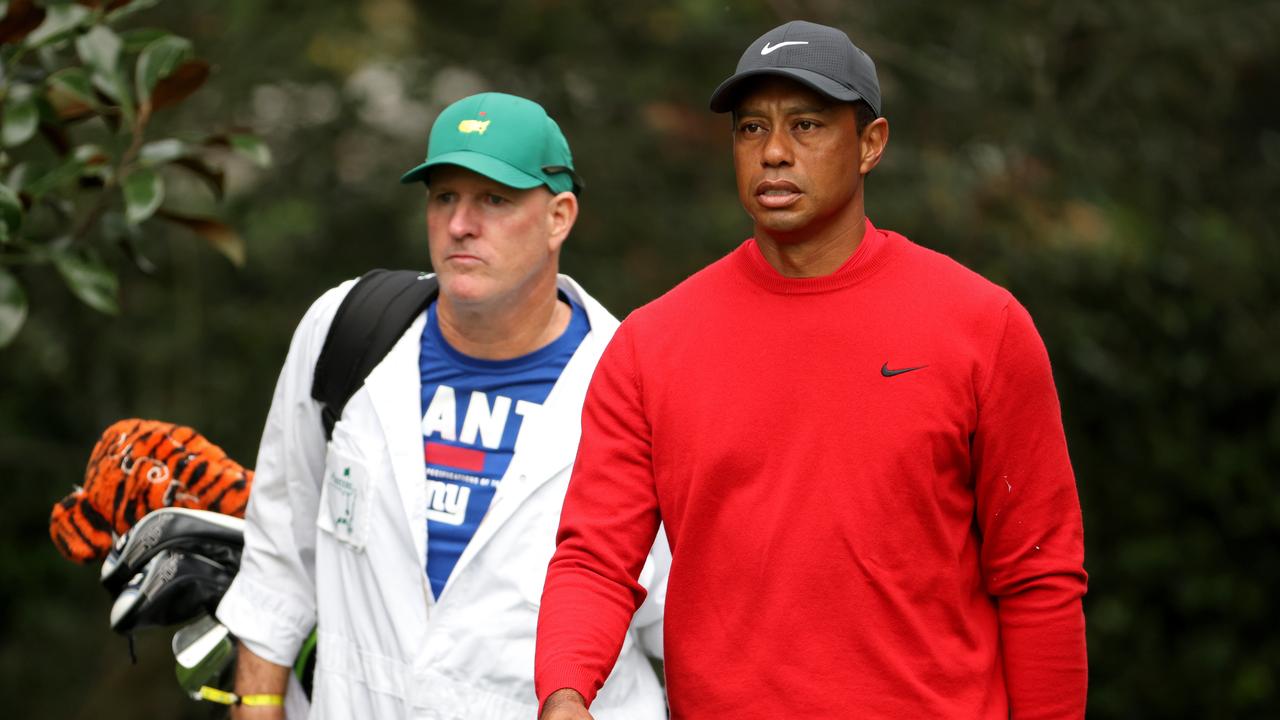 Masters 2019: Tiger Woods' caddie wears Saquon Barkley jersey for Sunday  round 