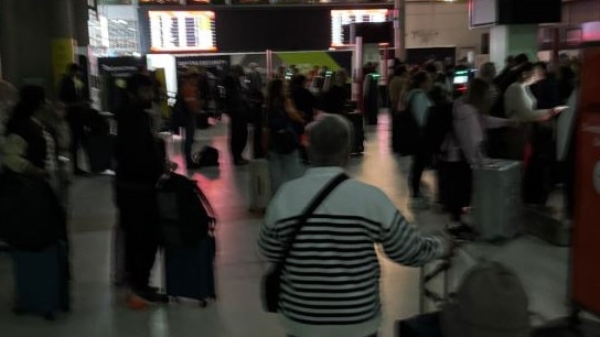 Travellers at Brisbane Airport on Tuesday morning. Picture: Debbie Kilroy/Twitter