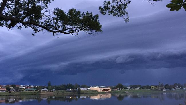 Heavy rain is predicted in Grafton tonight as a southerly change sweeps through the region. File photo: Lesley Apps / The Daily Examiner