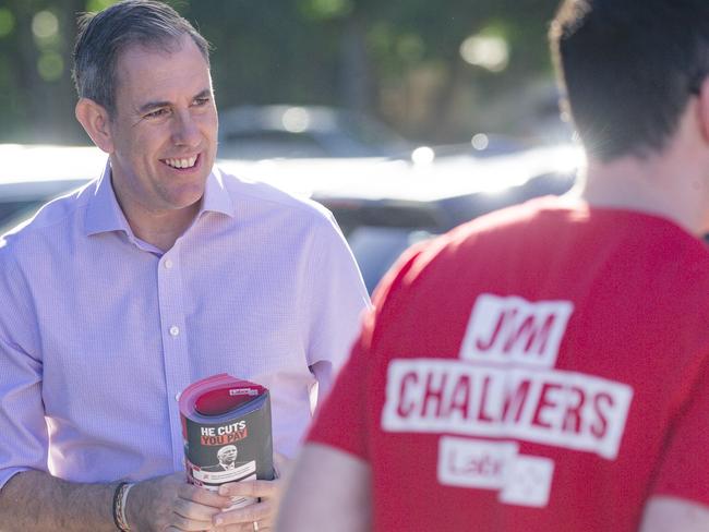 BRISBANE, AUSTRALIA - NewsWire Photos - MAY 03, 2025: Treasurer Jim Chamlers before voting at Springwood Road State School in his electorate of Rankin.Picture: NewsWire / Glenn Campbell