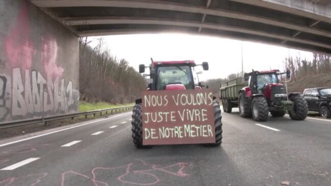 Farmers’ anger spreads to Belgium with blocked highways