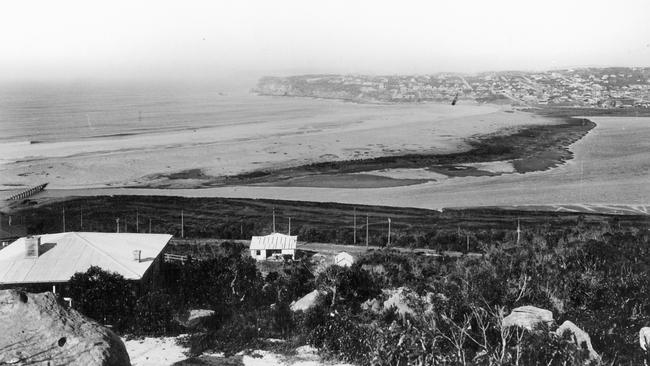 Dee Why Lagoon, with the footbridge visible in the far left of the photo. Courtesy Dee Why Library