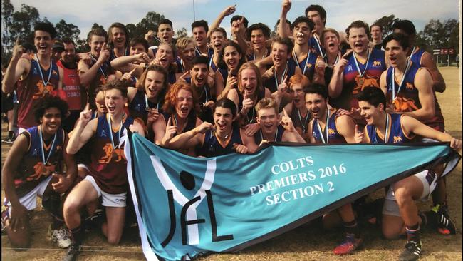 Isaac Quaynor (left, front row) celebrates Beverley Hills' Yarra Junior league premiership in 2016. Picture: Supplied