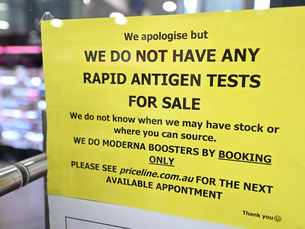 BRISBANE, AUSTRALIA - NewsWire Photos - JANUARY 21, 2022.

A sign on the front door of a pharmacy informing customers that RAT tests are unavailable. The AFP has launched investigations into rapid antigen test (RAT) price gouging.

Picture: NCA NewsWire / Dan Peled
