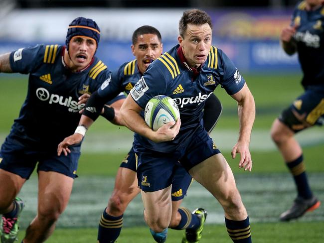 Ben Smith (ball) and Aaron Smith will start for the Highlanders.