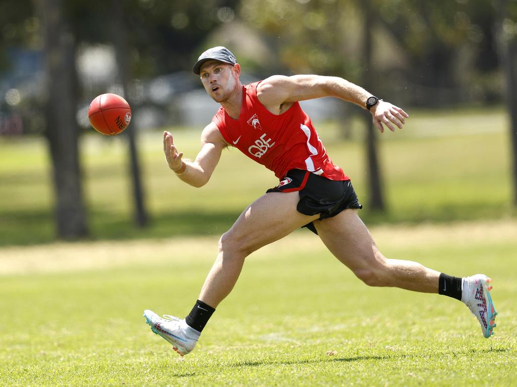 Taylor Adams during Sydney Swans training at Bat and Ball oval on December 8, 2023 Photo by Phil Hillyard (Image Supplied for Editorial Use only - **NO ON SALES** - Â©Phil Hillyard )