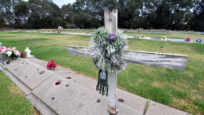 Mark “Chopper” Read is buried in an unmarked grave at Fawkner Memorial Park. Picture: Jay Town