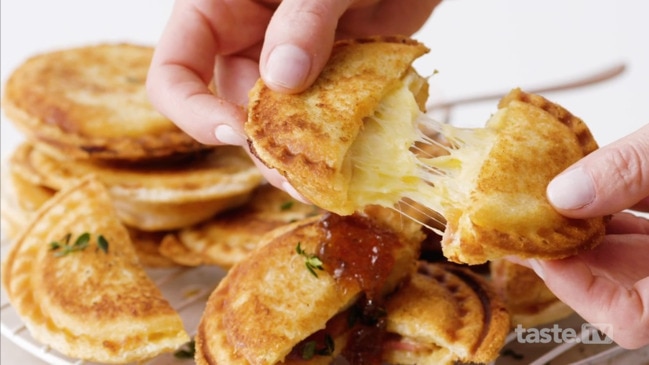 Pie maker French onion and ham toasties