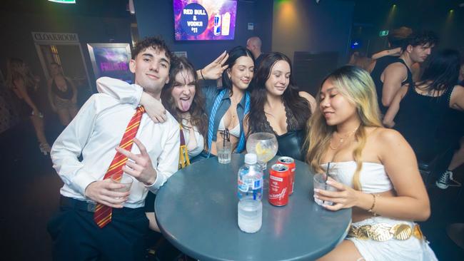 Balin Manton, Yasmin Kurk, Jessica Fazari, Sienna Robson, Thi Ho at Cocktails. Picture: Lucas Linck