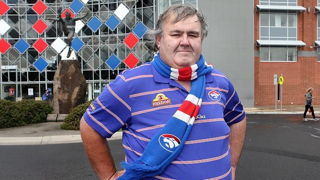 Western Bulldogs fans dumped from cheer squad after ...