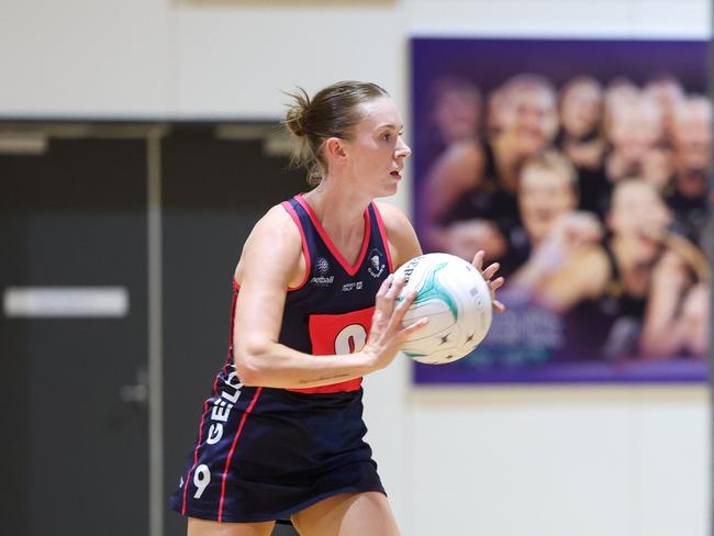 Alahria Smith in action for the Geelong Cougars during round one of the 2025 Victorian Netball League (VNL) season. Picture: Netball Victoria/Grant Treeby