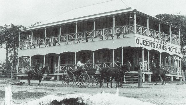 The Queen’s Arms Hotel in 1885.