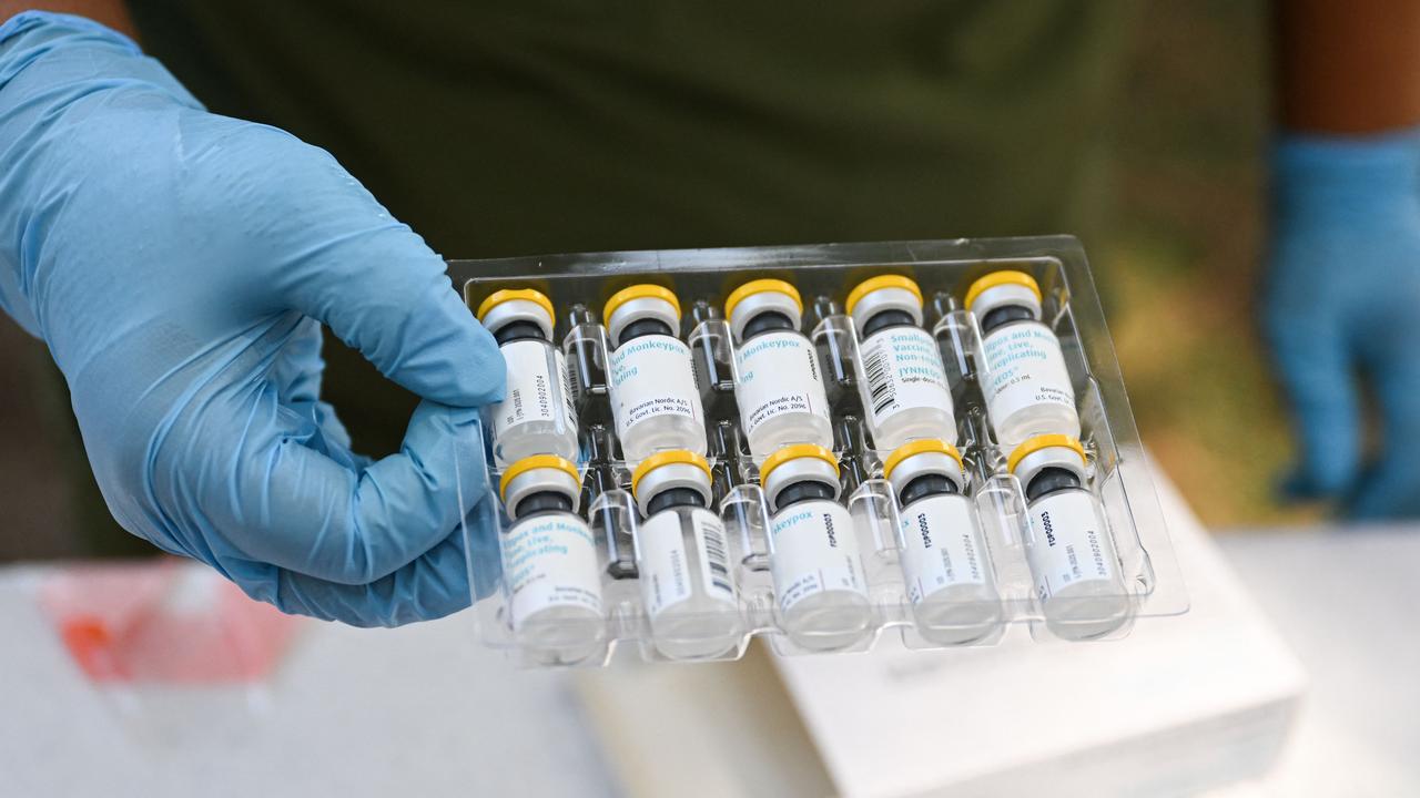 Monkeypox vaccines are prepared at a pop-up vaccination clinic in Los Angeles. (Photo by Patrick T. FALLON / AFP)