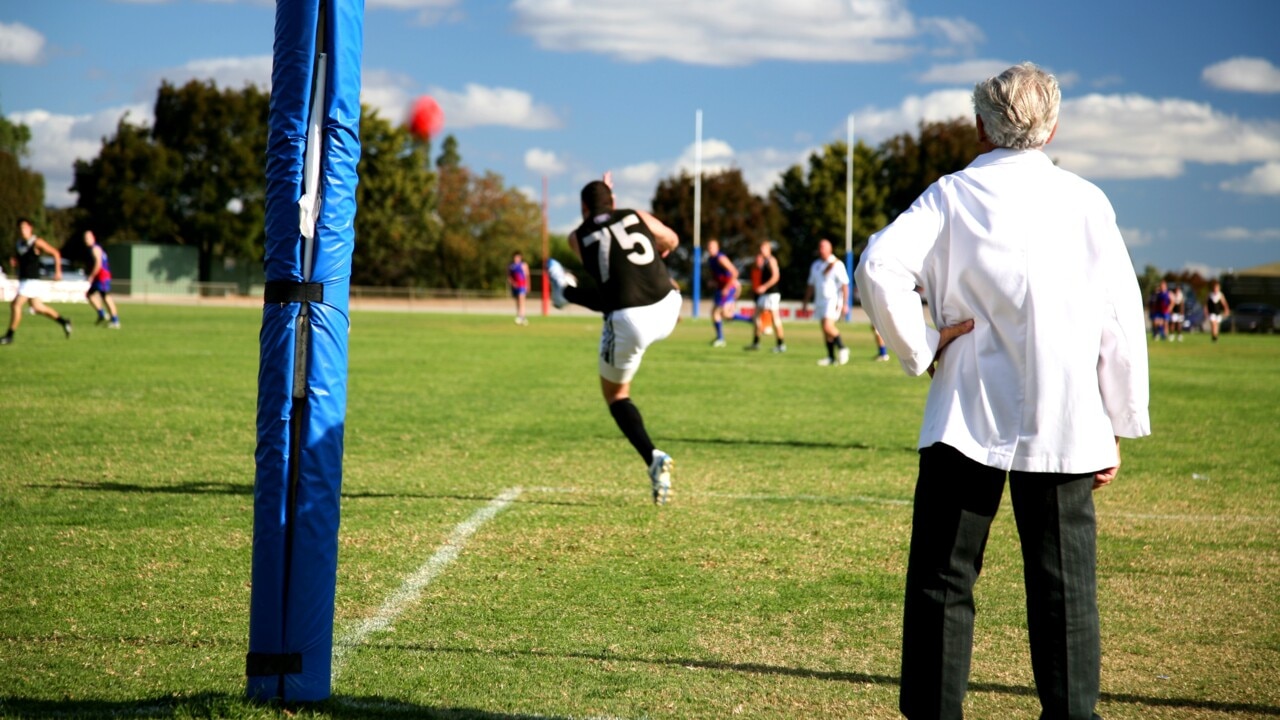 Melbourne researchers call for extension to mandatory AFL concussion recovery period