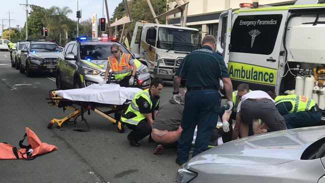 Off-duty paramedic rushes to woman’s aid after car crushes her leg in ...