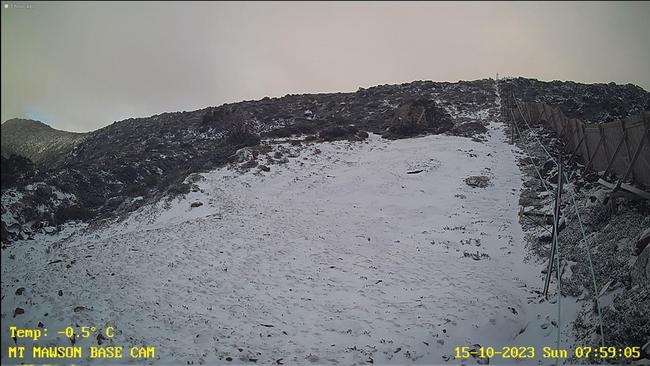 There was a dusting of snow at Mt Mawson shown on the web cams on Oct 15, 2023.