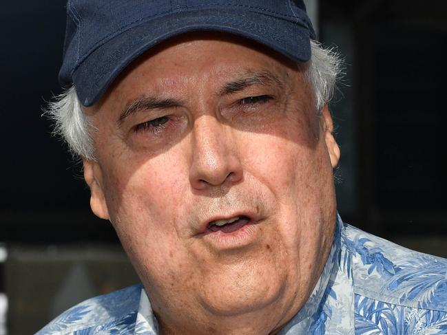 Image ©Licensed to i-Images Picture Agency. 09/07/2017. Venice, United Kingdom. Clive Palmer in Venice. Venice. Ex Australian Politician Clive Palmer leaves the cruise ship he is staying on in Venice. Picture by Andrew Parsons / i-Images
