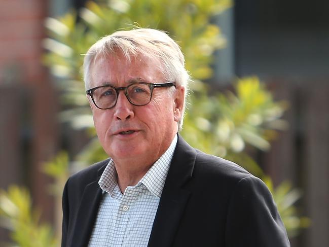 NEWS2019ELECTION 15/4/2019. DAY 5Labor Federal President Wayne Swan apart of the team with Opposition Leader Bill Shorten as he visits Casey Hospital in Melbourne. Picture Kym Smith