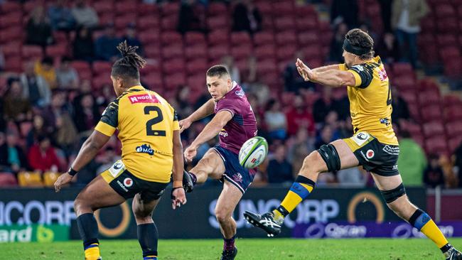 Queensland Reds James O'Connor converts last-minute field goal to defeat Western Force 31-24. Picture: Brendan Hertel / QRU Media