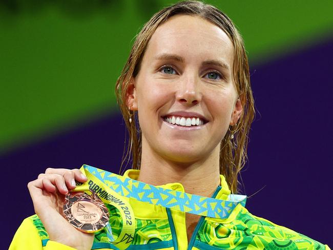 SMETHWICK, ENGLAND - AUGUST 02: Bronze medalist, Emma McKeon of Team Australia poses with their medal during the medal ceremony for the Women's 100m Freestyle Final on day five of the Birmingham 2022 Commonwealth Games at Sandwell Aquatics Centre on August 02, 2022 in Smethwick, England. (Photo by Elsa/Getty Images)