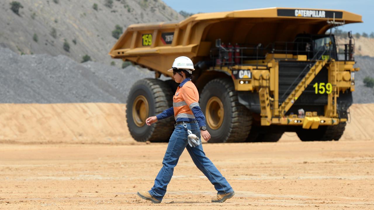 central-queensland-coal-mining-jobs-paying-more-than-150k-gold-coast