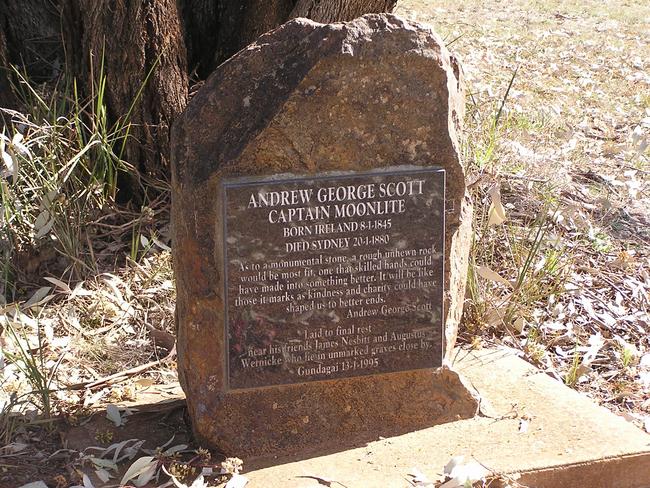 The grave where Captain Moonlite and James Nesbitt were finally reunited. Picture: AYArktos