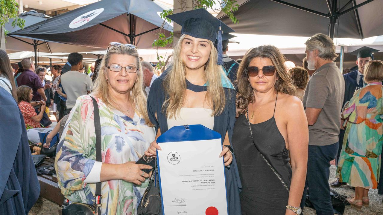 04-02-2025 Deakin Graduation Bachelor of Exercise and Sport Science, Penelope Koutsaplis, Helen Koutsaplis and Mary Peters