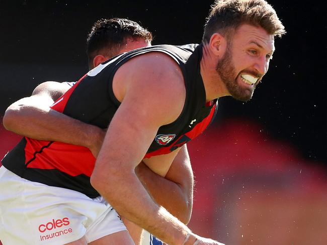 Teams, tips: Dees turn to veteran, Dons star misses again