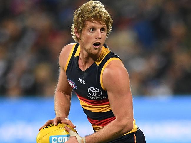 Rory Sloane of the Crows is seen in action during the Round 11 AFL match between the Geelong Cats and the Adelaide Crows at Simonds Stadium in Geelong, Friday, June 2, 2017. (AAP Image/Julian Smith) NO ARCHIVING, EDITORIAL USE ONLY