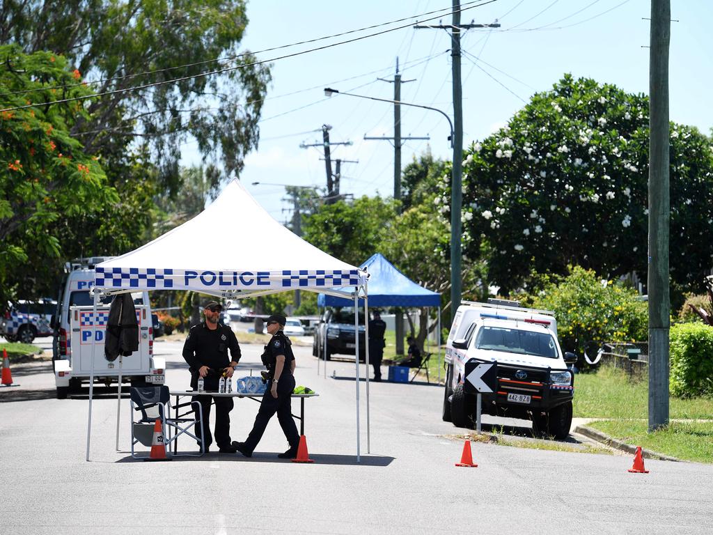 Townsville police are investigating a homicide in Mundingburra. A man, 25, has been taken into custody. Picture: Shae Beplate.