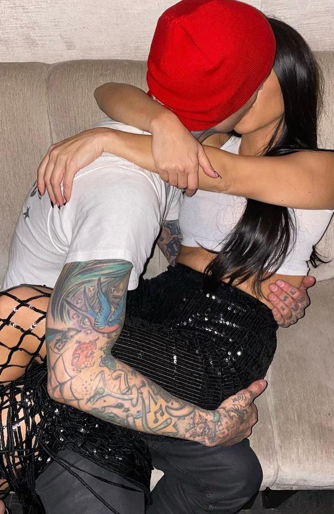 Travis Barker celebrates Kourtney Kardashian's birthday ...