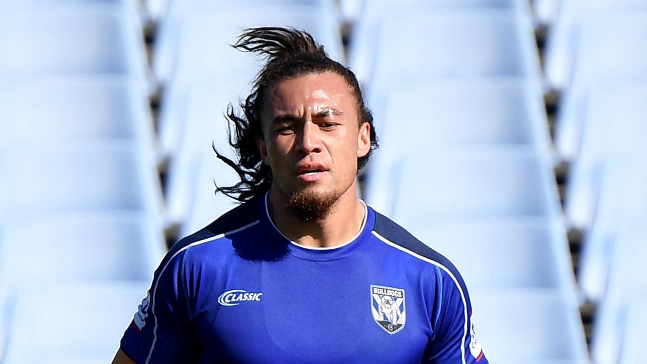 Raymond Faitala-Mariner of the Bulldogs takes part in a training session at Belmore Sports Ground in Belmore, Sydney, Friday, May 8, 2020. (AAP Image/Dan Himbrechts) NO ARCHIVING