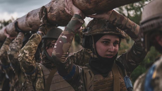 Women train for the frontline. Picture: Ercin Erturk/Anadolu Agency via Getty Images