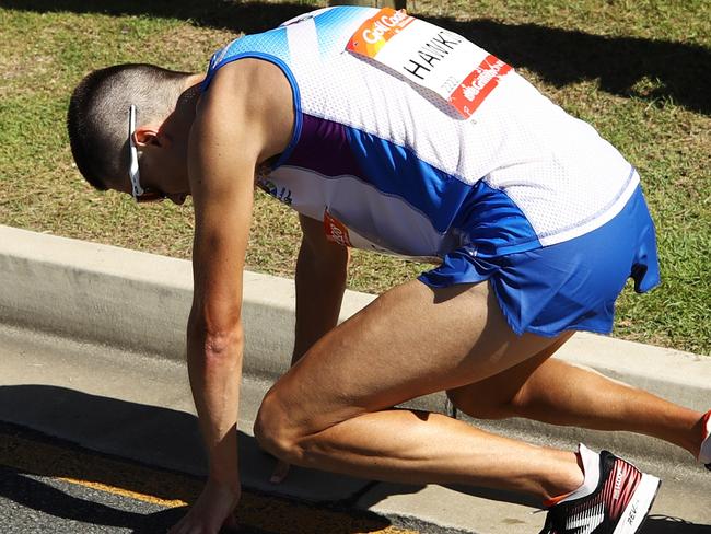 GOLD COAST, AUSTRALIA - APRIL 15:  Callum Hawkins of Scotland takes a breather as he competes in the Men's marathon on day 11 of the Gold Coast 2018 Commonwealth Games at Southport Broadwater Parklands on April 15, 2018 on the Gold Coast, Australia.  (Photo by Cameron Spencer/Getty Images)