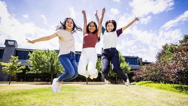 Cassandra Lim, 17, Tharushi Walisinghe, 18, and Ellie Lin, 17, received perfect scores. Picture: Nicole Cleary