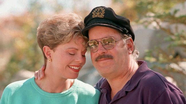 Toni Tennille, left, and Daryl Dragon, the singing duo The Captain and Tennille, in 1995.