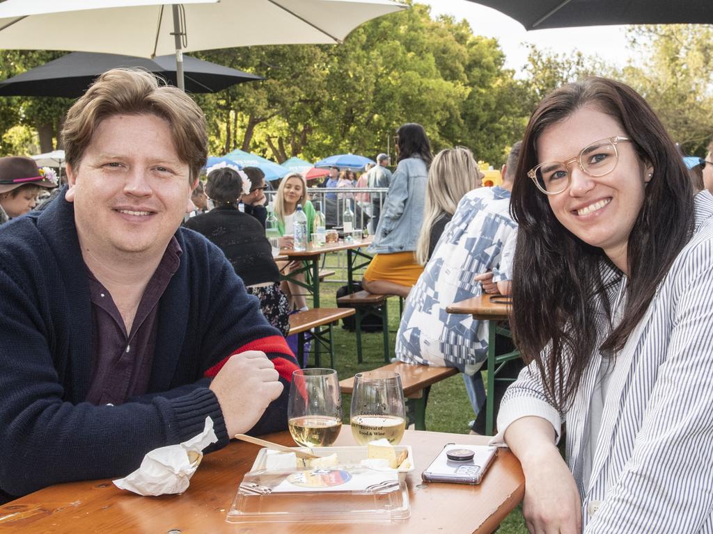 (from left) Michael Hamilton and Marina Paroz. Festival of Food and Wine, Queens Park, Toowoomba Carnival of Flowers. Sunday, September 11, 2022. Picture: Nev Madsen.