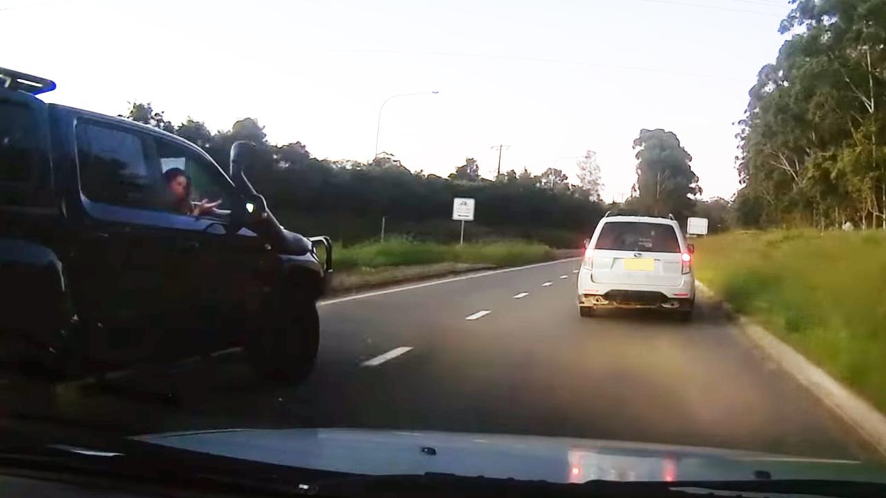 The Amarok driver gestures for the other car to let her in. Picture: Dashcam Owners Australia