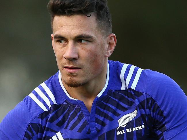 SYDNEY, AUSTRALIA - AUGUST 06: Sonny Bill Williams of the All Blacks passes during a New Zealand All Blacks training session at Wilson Park on August 6, 2015 in Sydney, Australia. (Photo by Cameron Spencer/Getty Images)