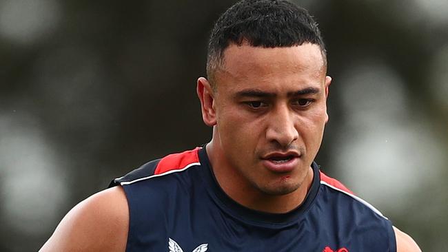 SYDNEY, AUSTRALIA - MARCH 29: Siosiua Taukeiaho runs during a Sydney Roosters NRL training session at Kippax Lake on March 29, 2022 in Sydney, Australia. (Photo by Mark Metcalfe/Getty Images)