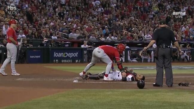 Bryce Harper and Gabriel Moreno collide in 1st inning play at the plate