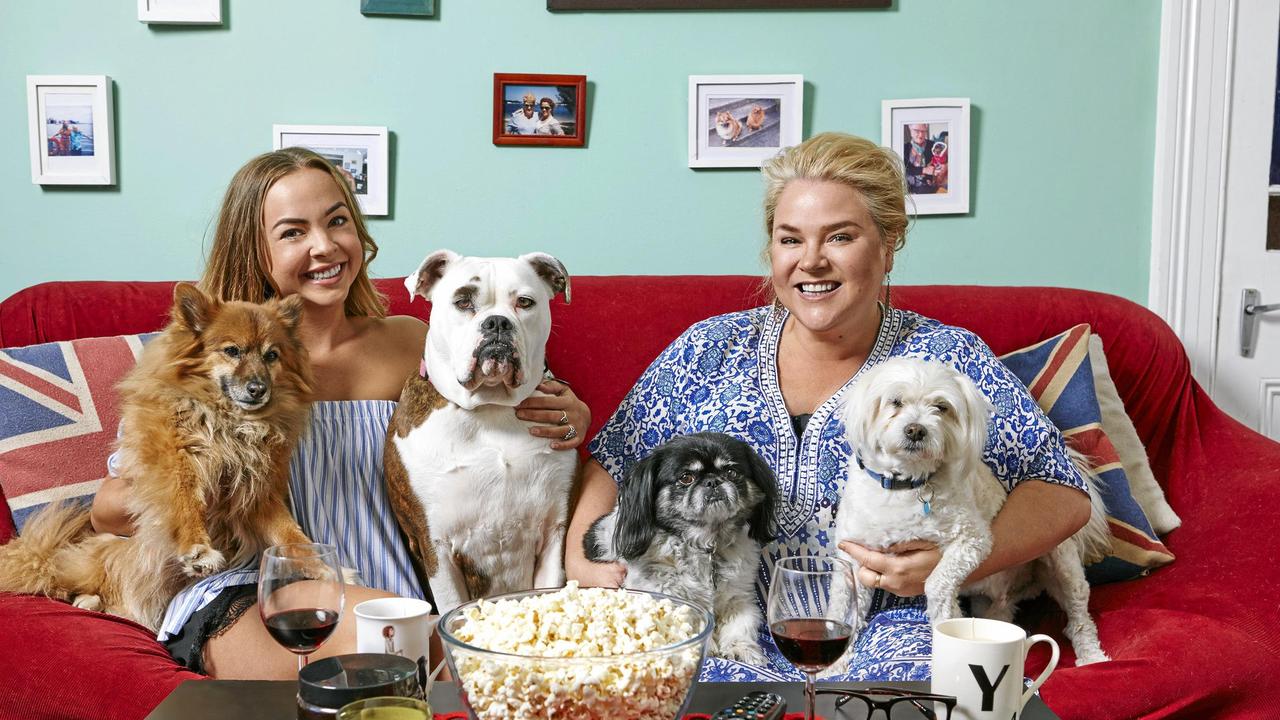 Angie Kent (left) and Yvie Jones on Gogglebox. Picture: Channel 10.